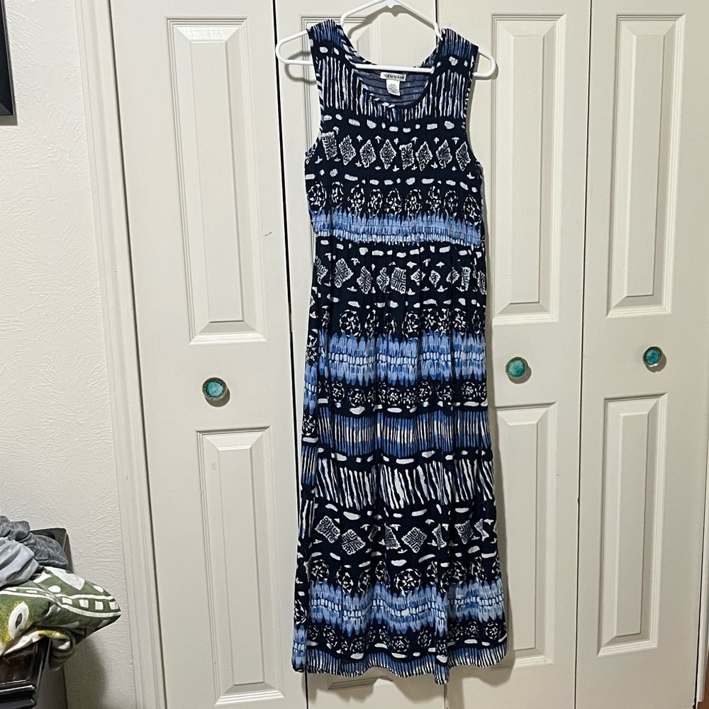 Hannah blue dress. Size Medium.
